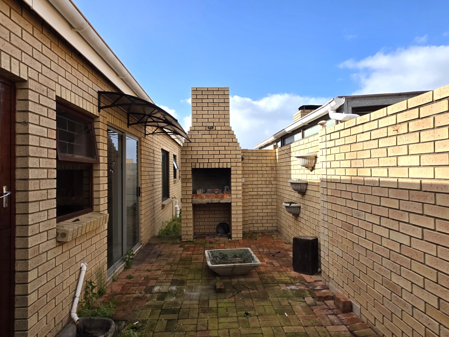 2 Bedroom Property for Sale in Jeffreys Bay Central Eastern Cape